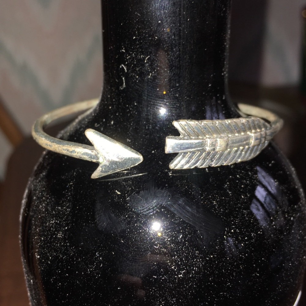 Follow your arrow bracelet